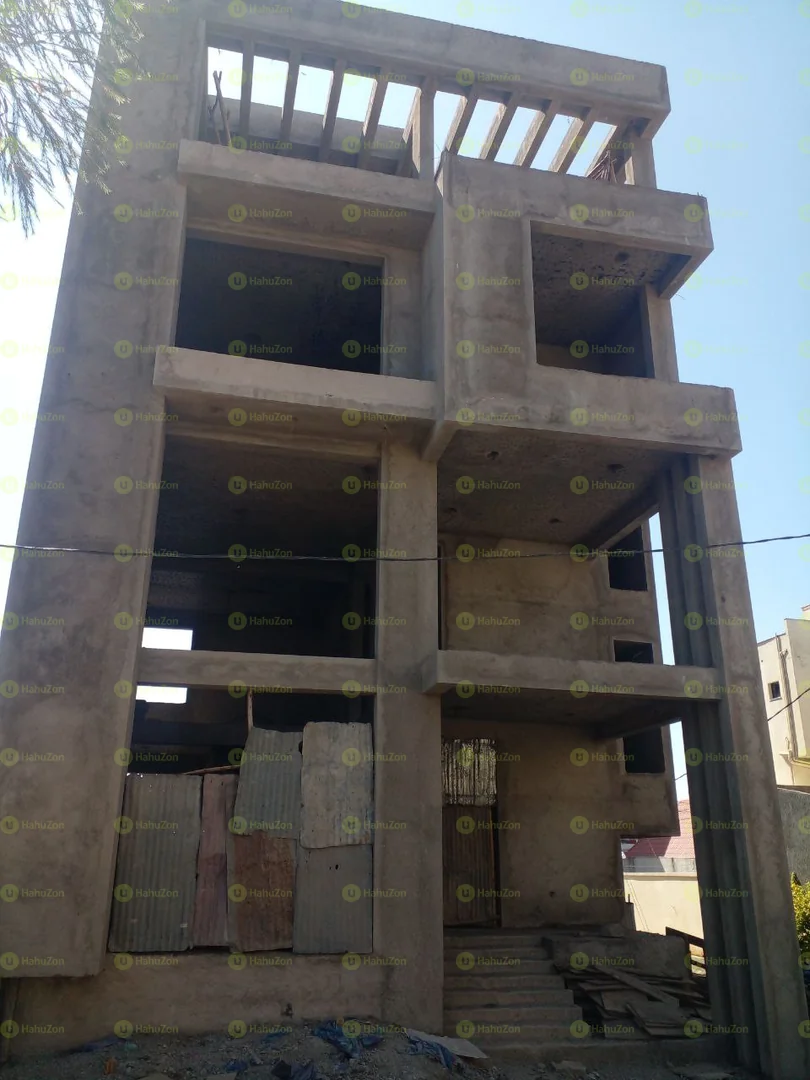 200 ካሬ የሚሸጥ G+3 ቤት በሰሚት ፍየል ቤት አካባቢ