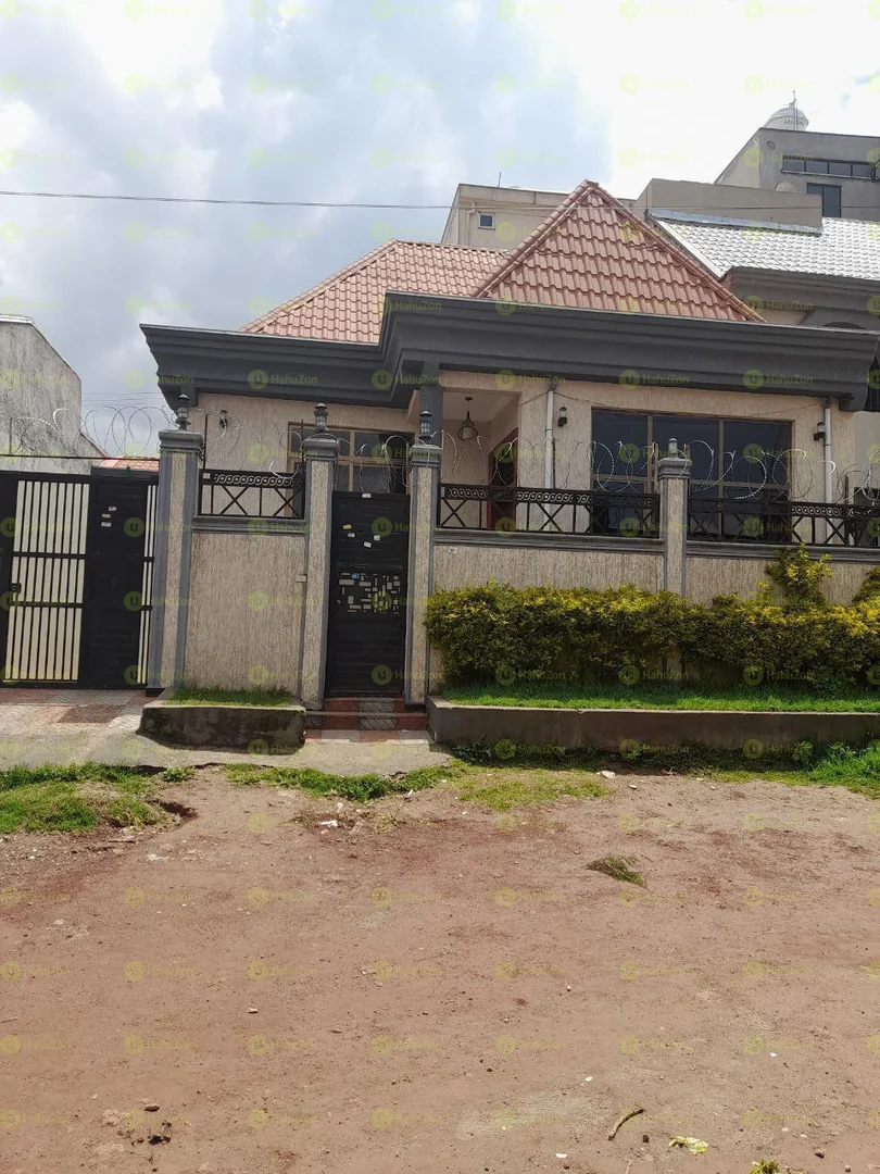 200 ካሬ የሚሸጥ ቪለ ቤት በሰሚት