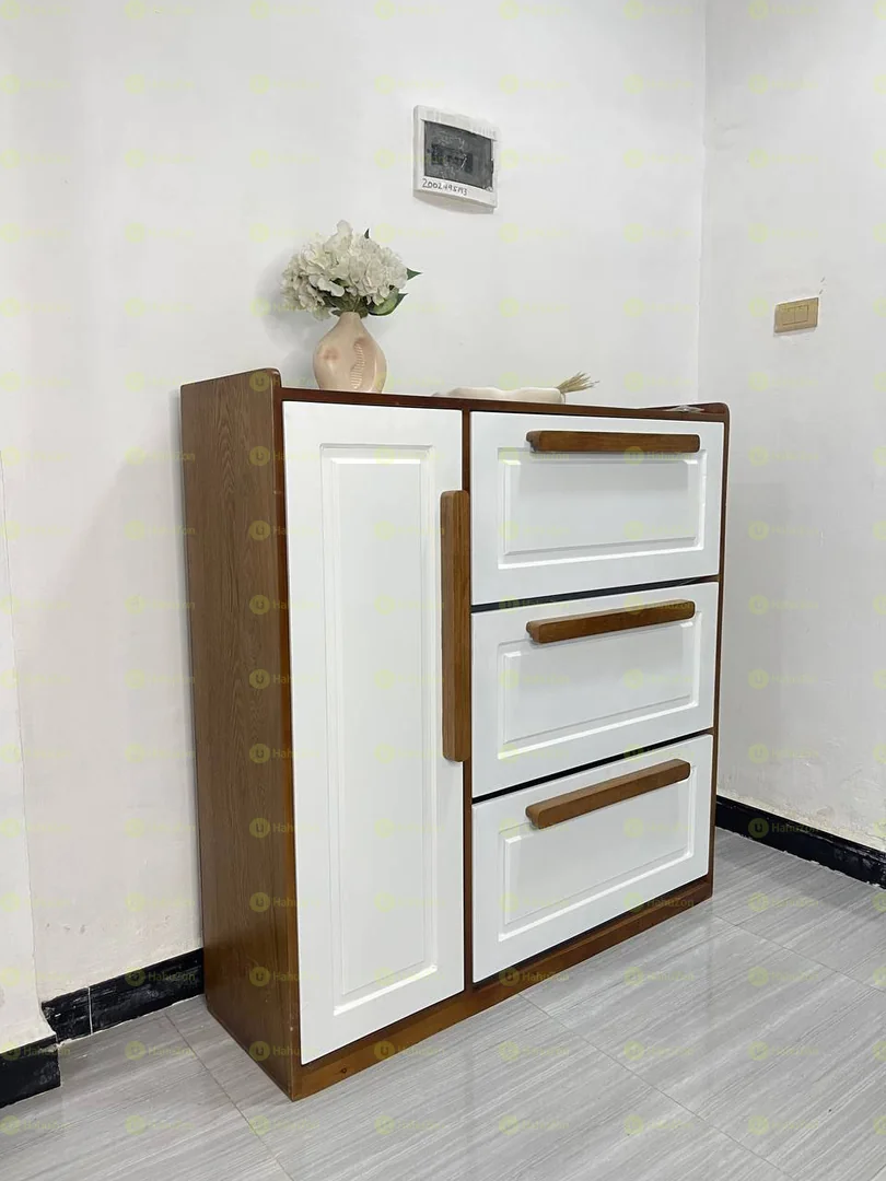 ክላሲክ የጫማ መደርደሪያ