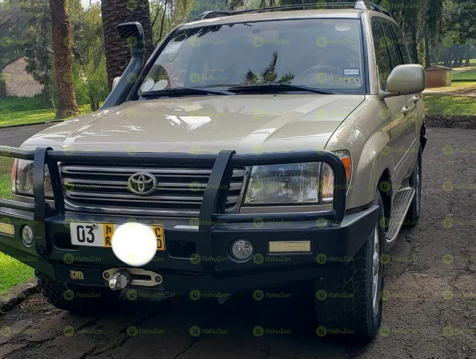 2003 Model-Toyota Land Cruiser V8