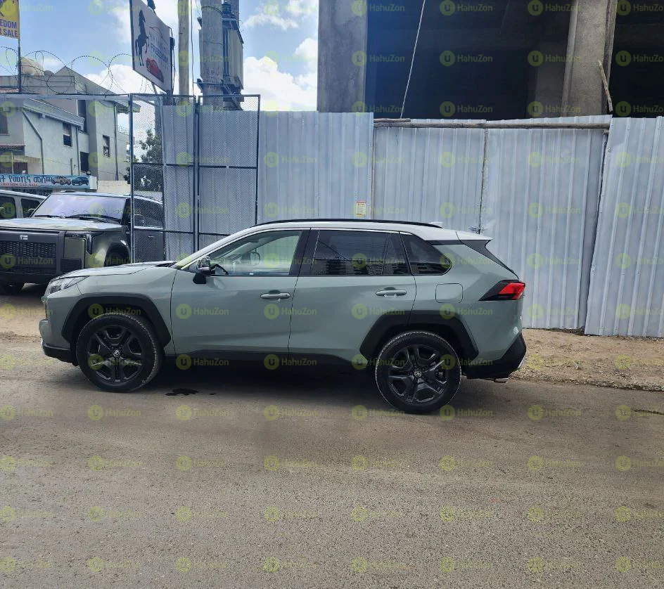 2022 Model-Toyota Rav4