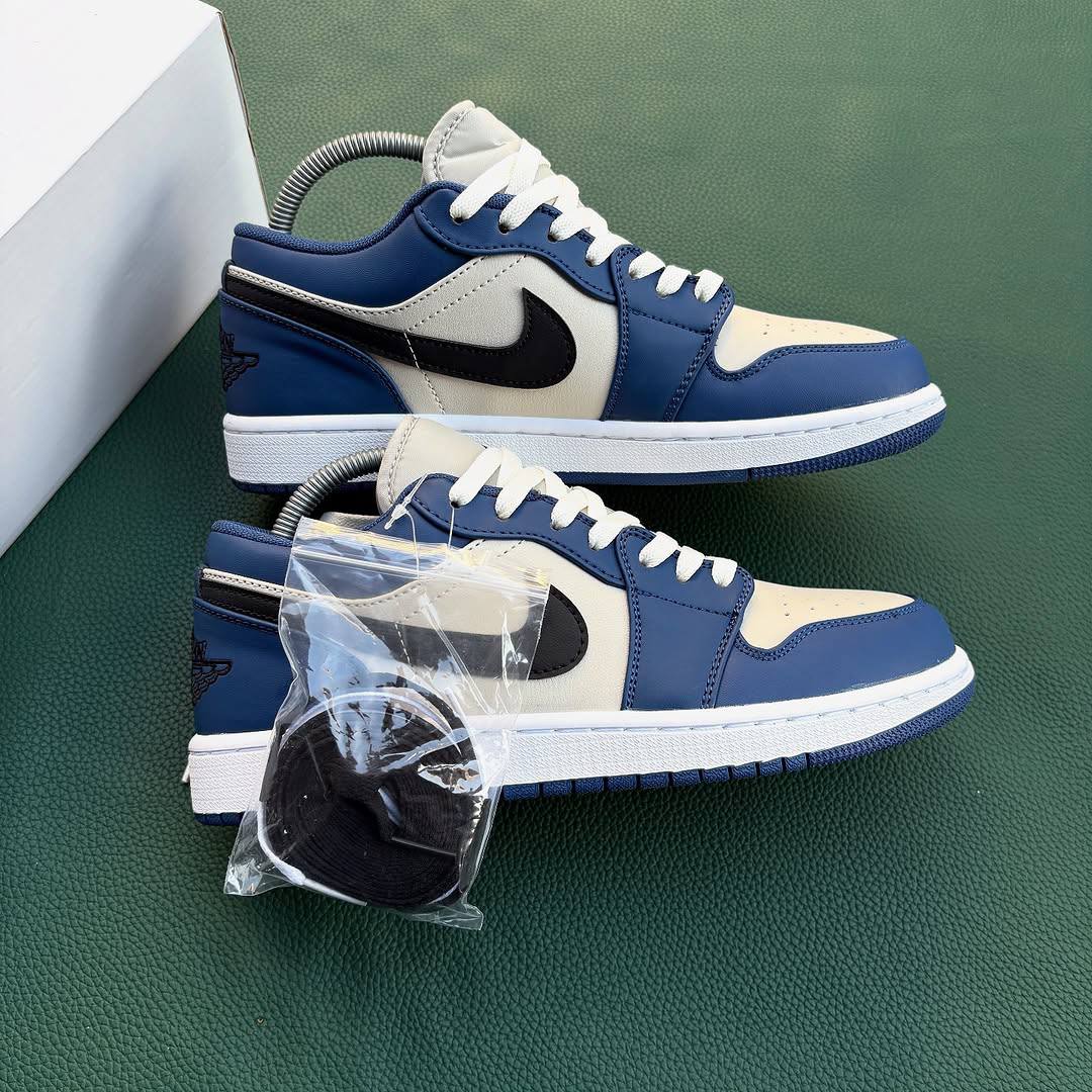 Nike Air Jordan 1 KO Low Men's Shoes