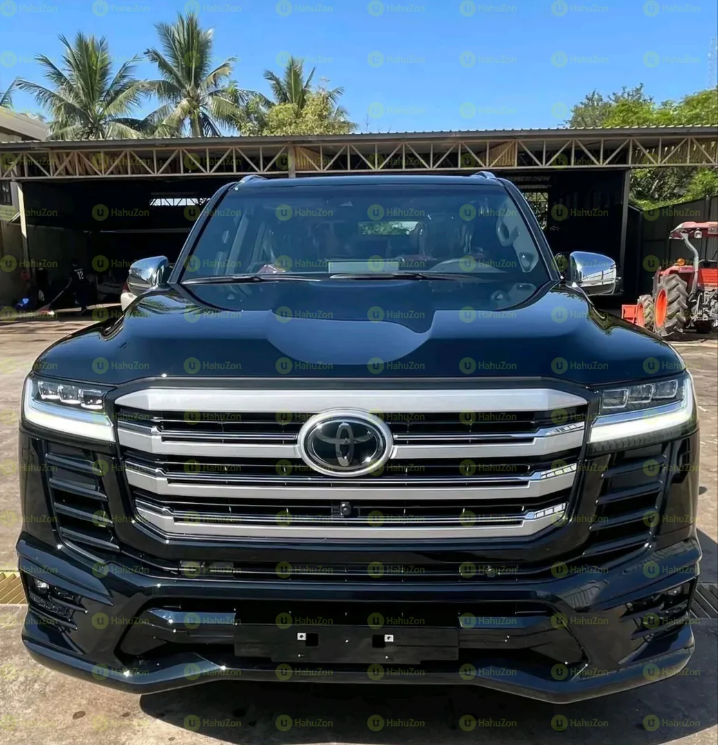 2022 Model-Toyota LandCruiser V6 300