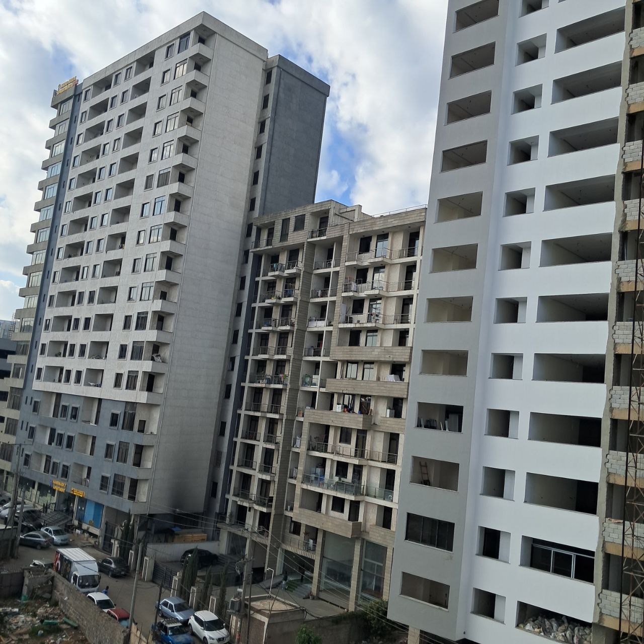 181 ካሬ የሚሸጥ አፓርትመንት በመገናኛ