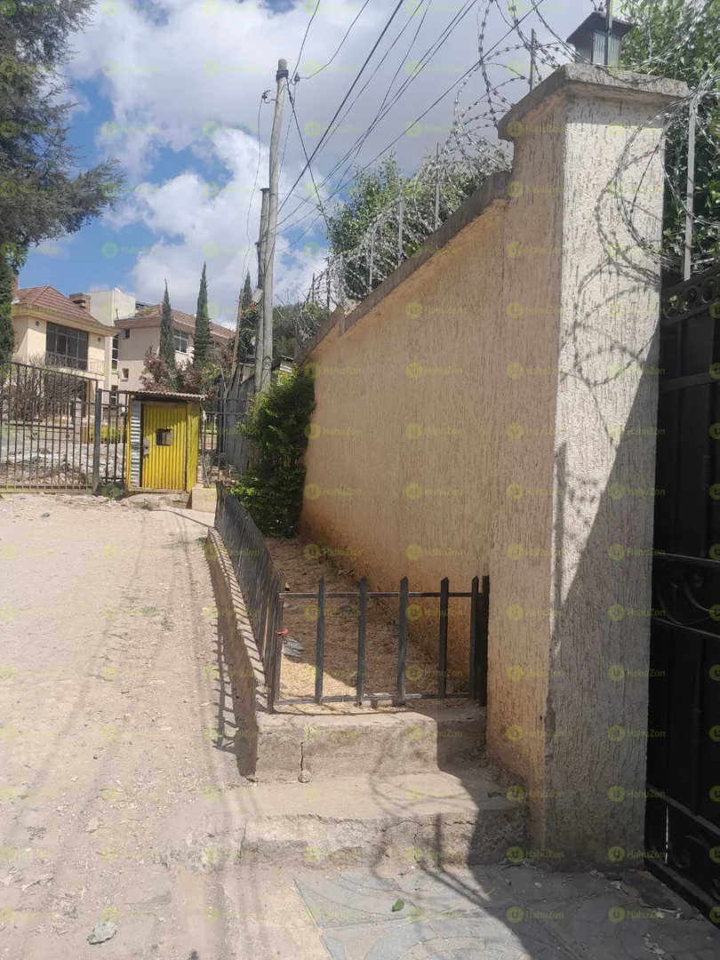 380 ካሬ የሚሸጥ ቪላ ቤት በCMC