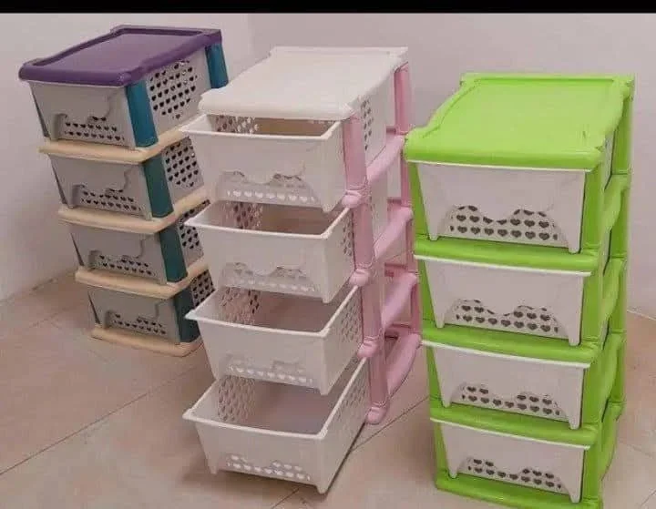 ባለ አራት መሳቢያ ያለው መደርደሪያ