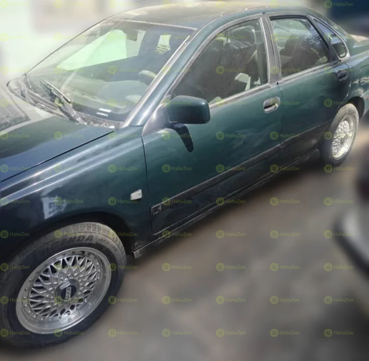 2001 Model-Volvo S40