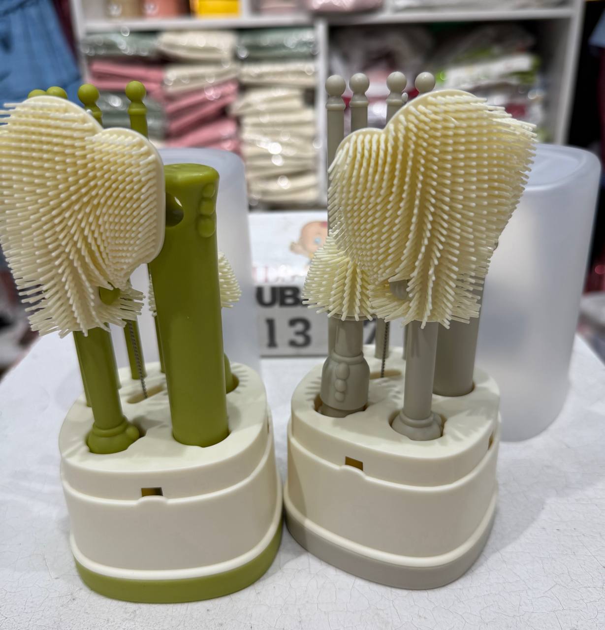 ዘመናዊ  ከሲልከን የተሰራ የጡጦ ማጠብያ ብሩሽ እስከ ማስቀመጫው