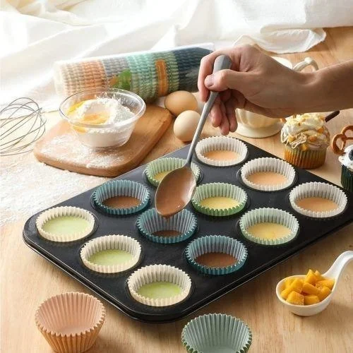 12 Muffin Cup Cake Pan With 12Silicone Case