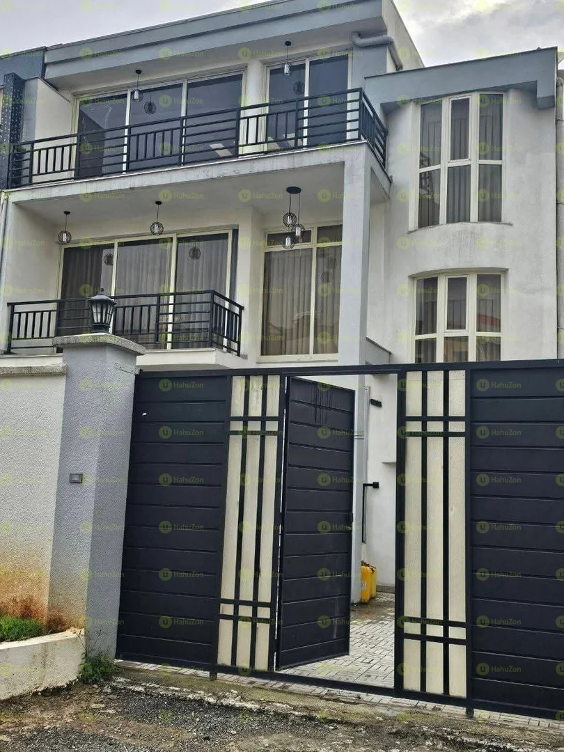 204 ካሬ የሚሸጥ G+2 ቤት በአያት