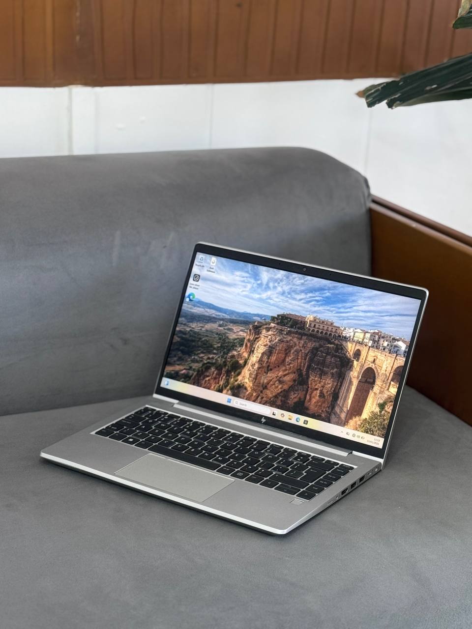 Hp EliteBook 640 G9 Core i7 12Th Generation Laptop