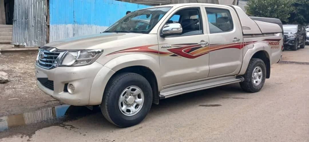 2013 Model-Toyota Hillux