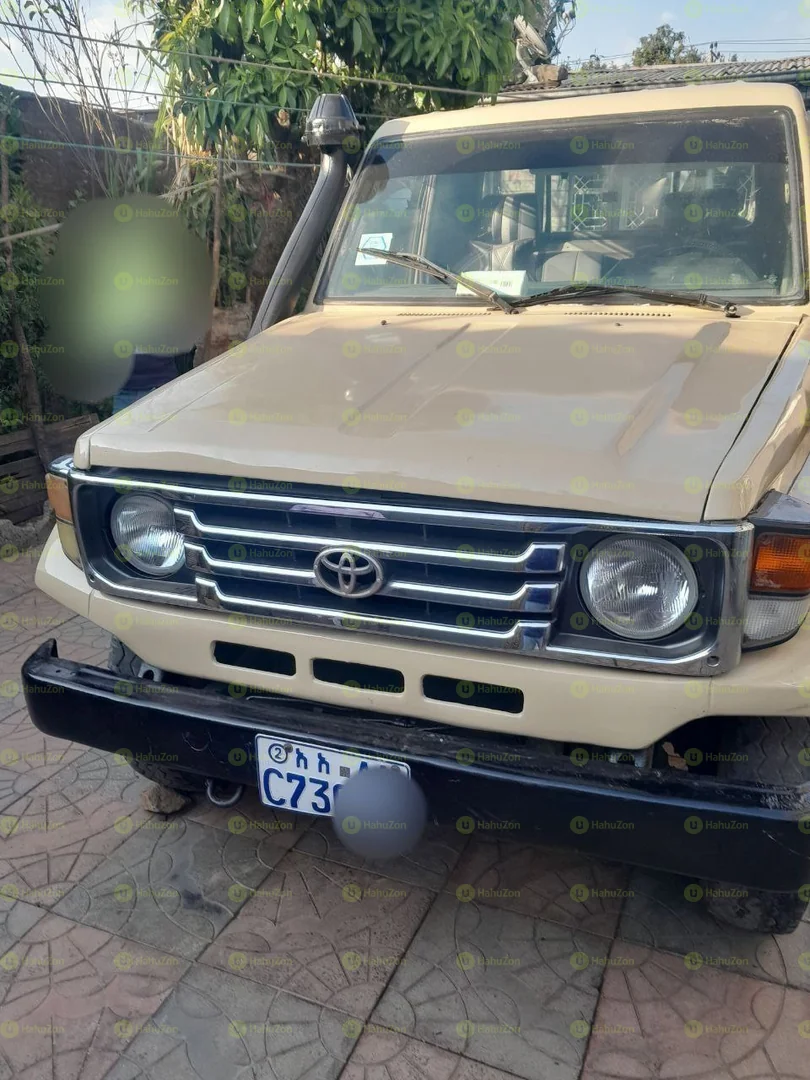 2004 Model-Toyota LandCruiser Single  Cup