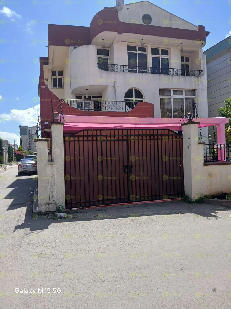 250 ካሬ የሚሸጥ ጅ+2  ቤት በአያት 49