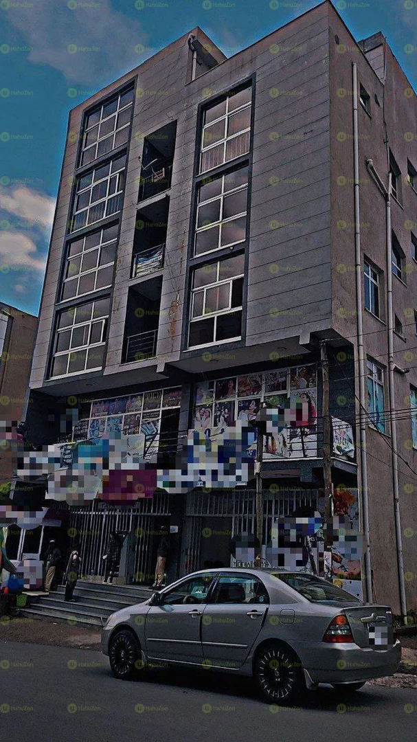 250 ካሬ የሚሸጥ G+5 ህንጻ በላፍቶ