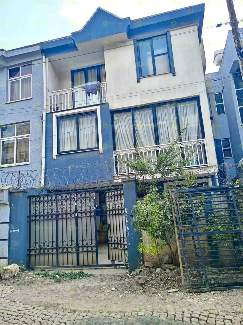 94 ካሬ የሚሸጥ G+2 ቤት በሰሚት ፍየል ቤት