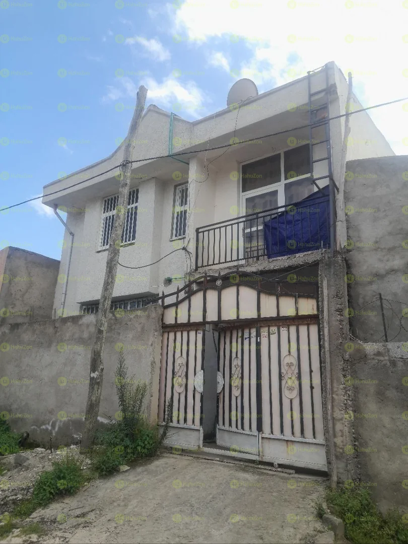 90 ካሬ የሚሸጥ ዘመናዊ  G+1 ቤት በአያት