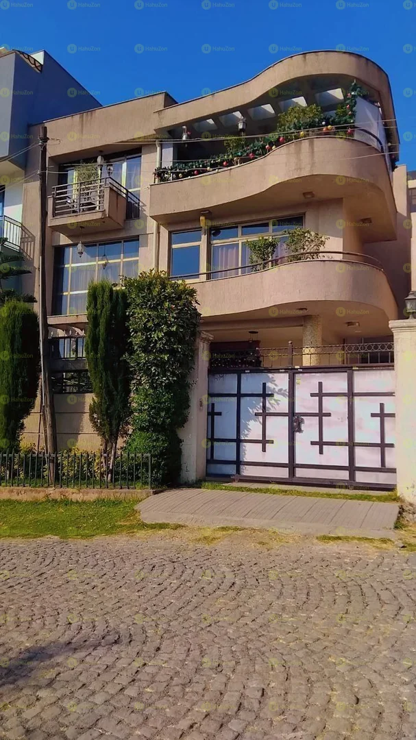 250 ካሬ የሚሸጥ G+2 ቤት በፍየል ቤት