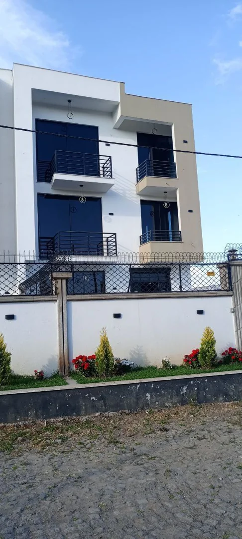 250 ካሬ የሚሸጥ ጂ+2 ቤት በአያት አካባቢ