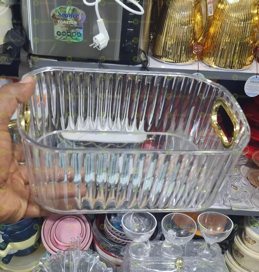 ከአክሪሊክ የተሰሩ የእንጀራ ማቅረቢያዎች