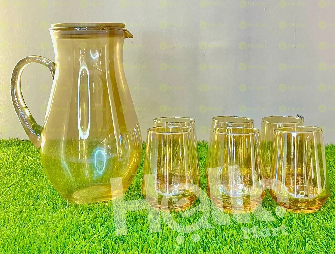 ውብ የሆነ የውሃ እንዲሁም ፈሳሽ መጠጦች ማቅረቢያ ጆግ