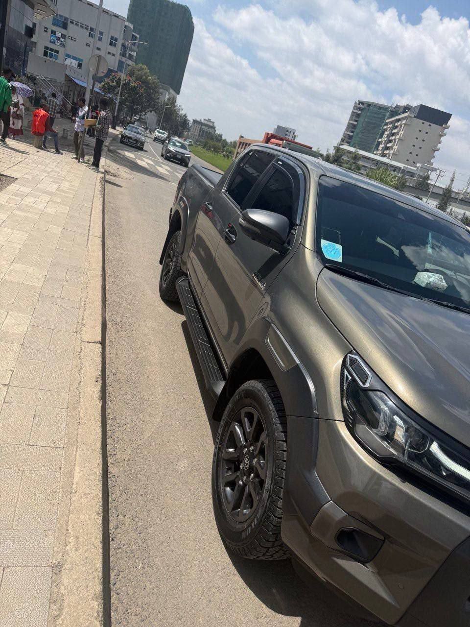 2022 Model-Toyota Hilux Invisible Double Cap