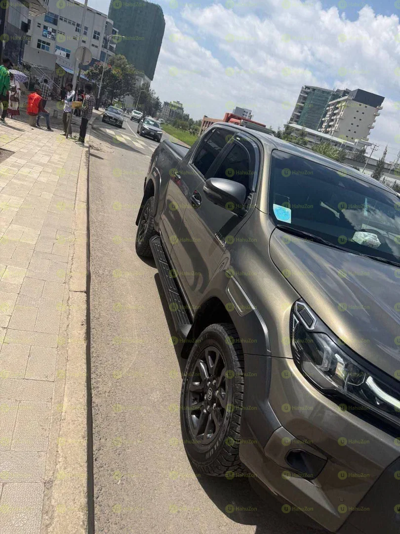 2022 Model-Toyota Hilux Invisible Double Cap
