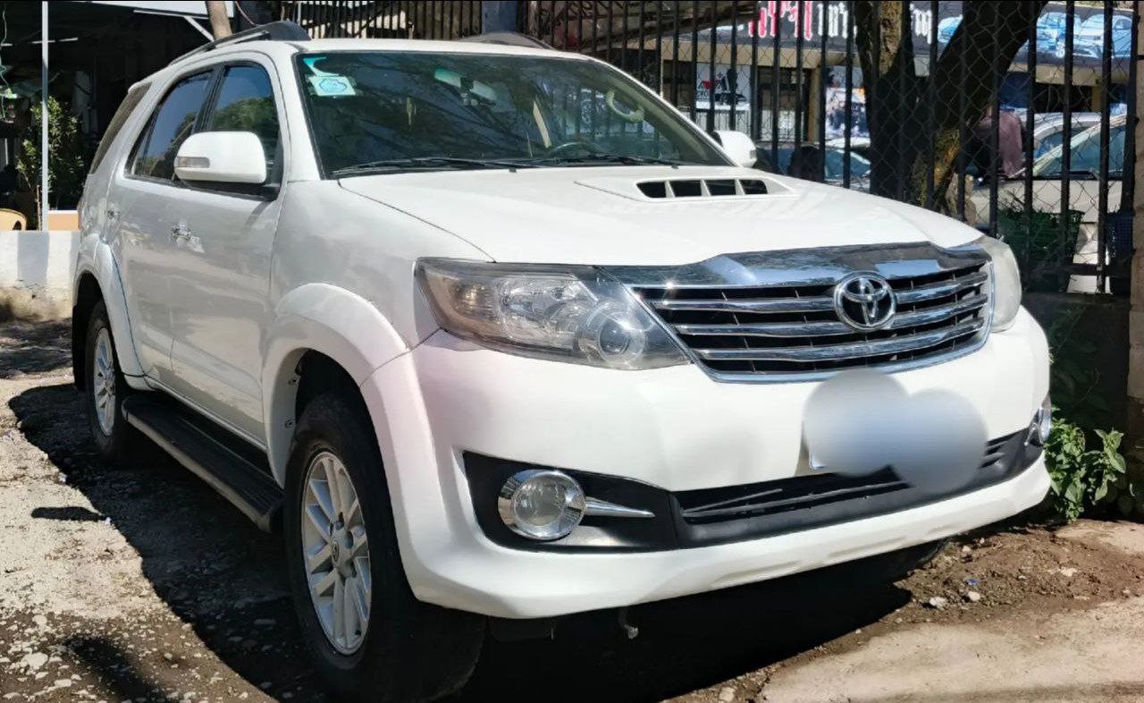 2015 Model-Toyota Fortuner