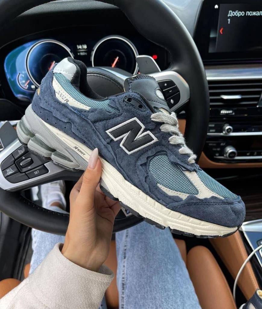 New Balance 2002 R Women's Shoes