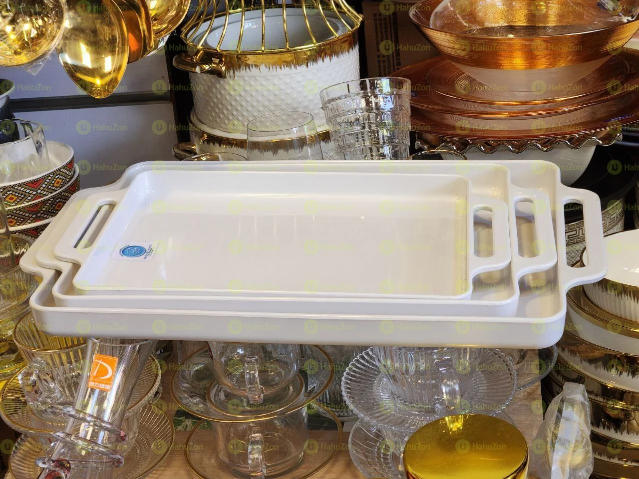 ባለ ሶስት ማይካ ሰርቪስ