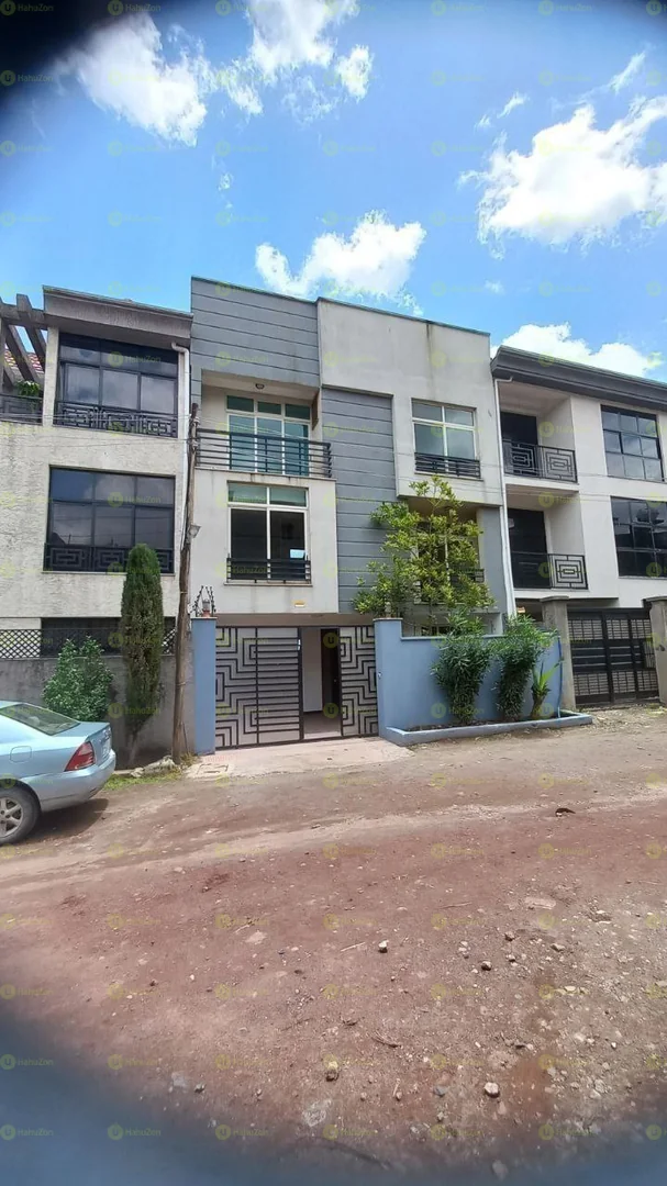 105 ካሬ የሚሸጥ G+2 ቤት በአያት