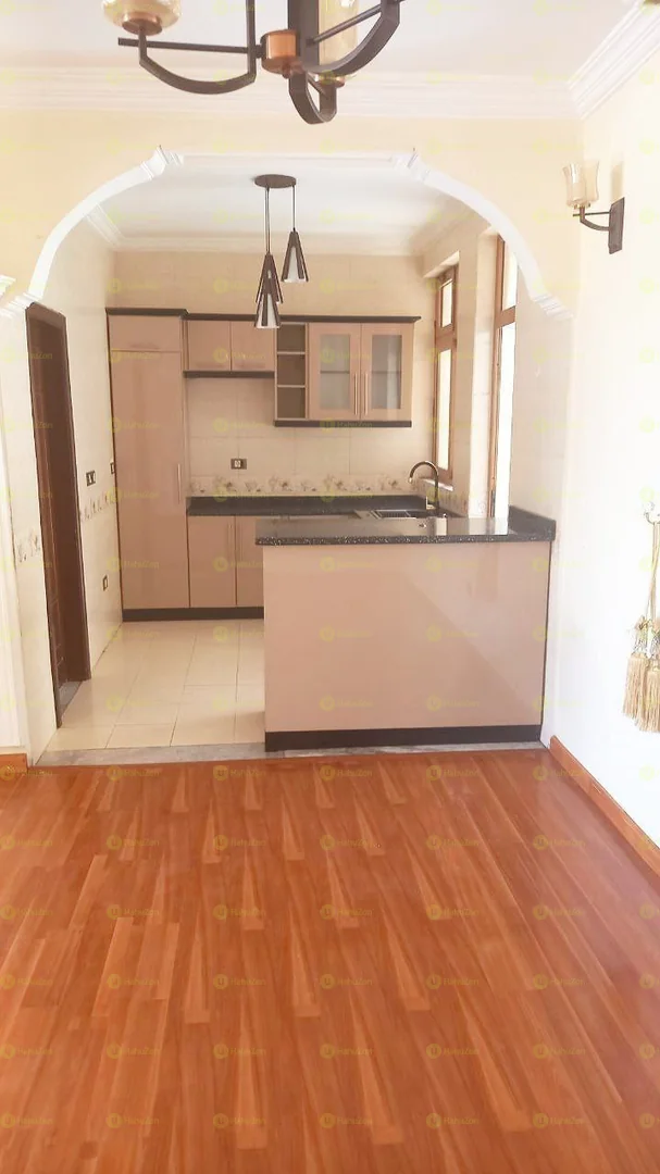 600 ካሬ የሚሸጥ ቤት በቡልጋሪያ