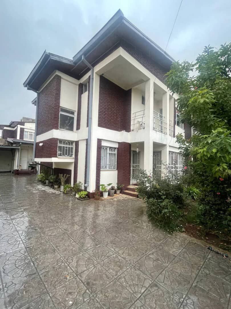 300 ካሬ የሚሸጥ ቤት በአያት አካባቢ