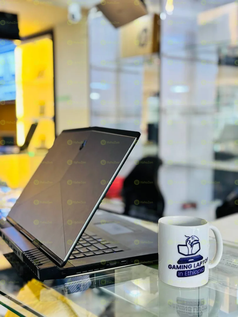 ALIENWARE 15 R3 Intel(R) Core i7-7700HQ