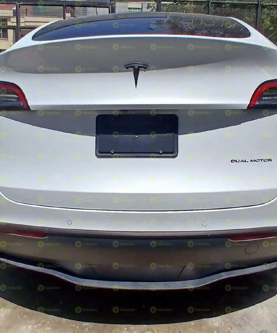 Model-Dual Motor Tesla