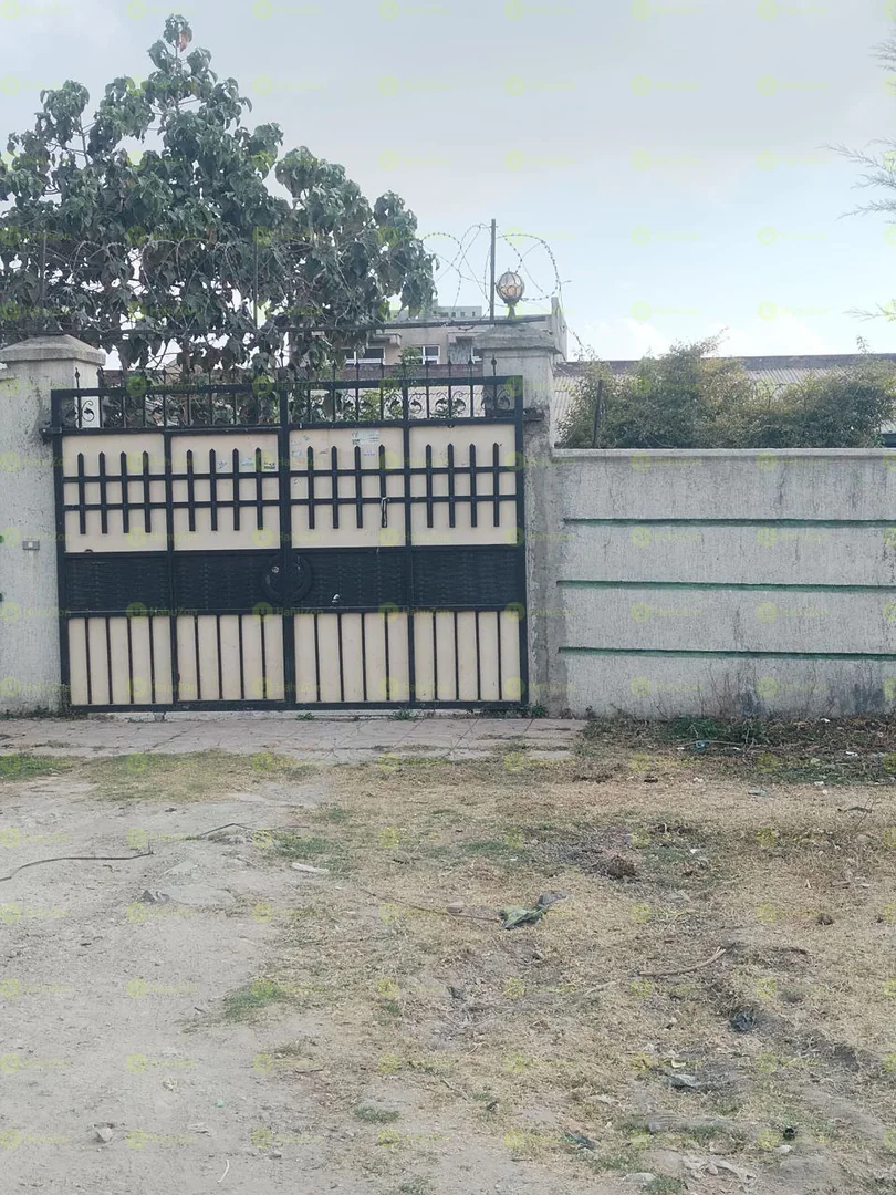 300 ካሬ የሚሸጥ ቤት በአያት