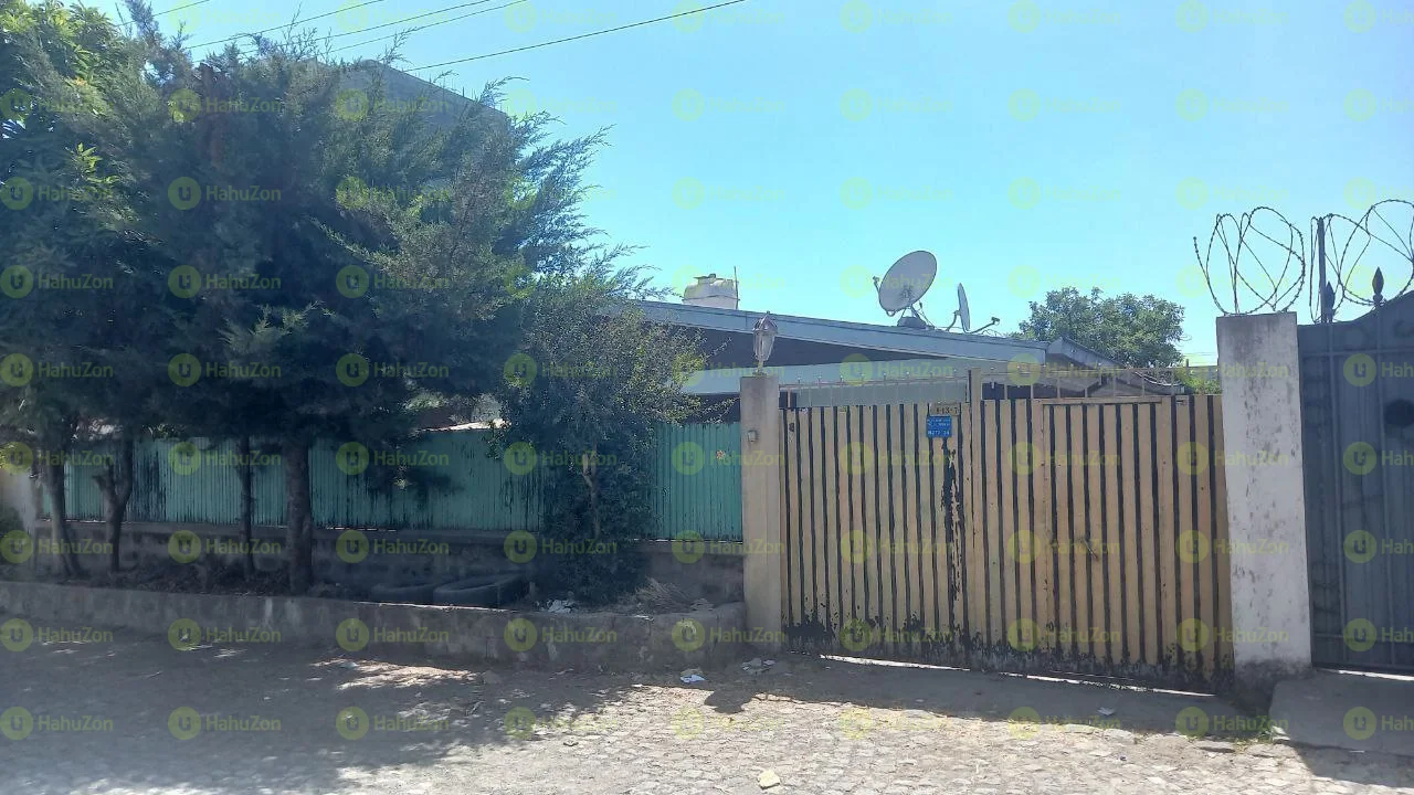 300 ካሬ የሚሸጥ ቤት በአያት