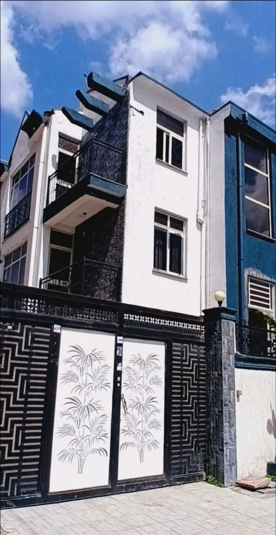 150 ካሬ የሚሸጥ G+2 ቤት በቦሌ ቡልቡላ