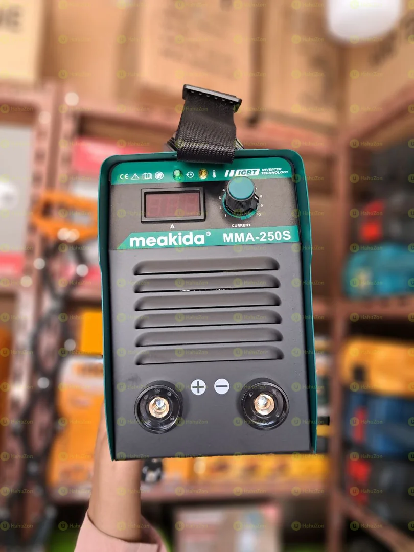 ማኬታ መበየጃ ማሽን