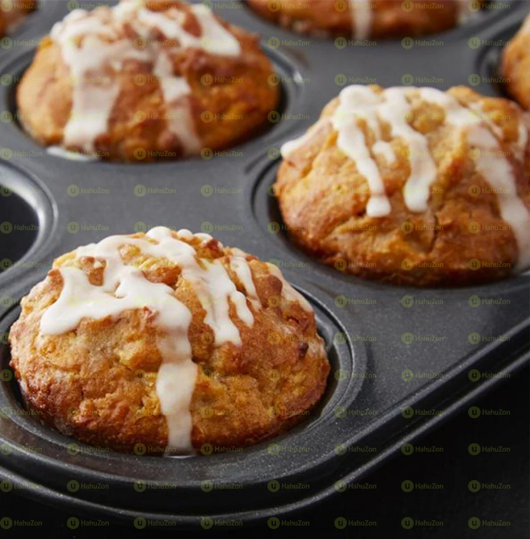 A muffin maker Muffins or Cupcakes