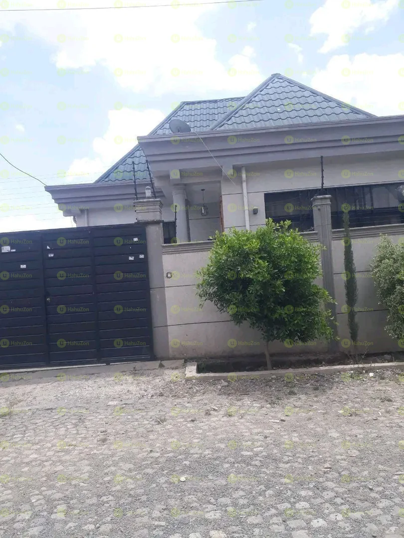 150 ካሬ የሚሸጥ ቤት በሰሚት