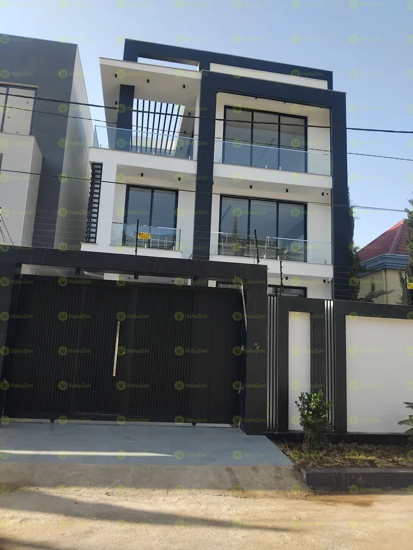 250 ካሬ የሚሸጥ G+2 ቤት በአያት