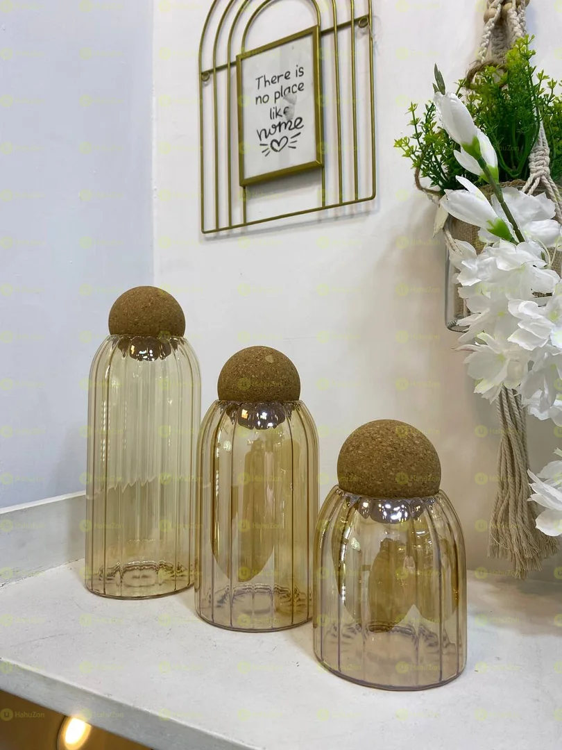 Elegant Serving Jar With Ball