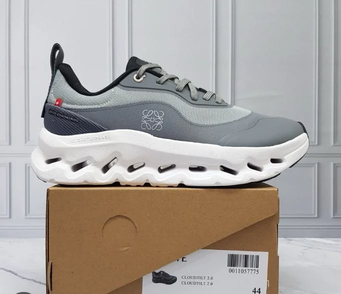 On Cloud Running Grey White Men's Shoes