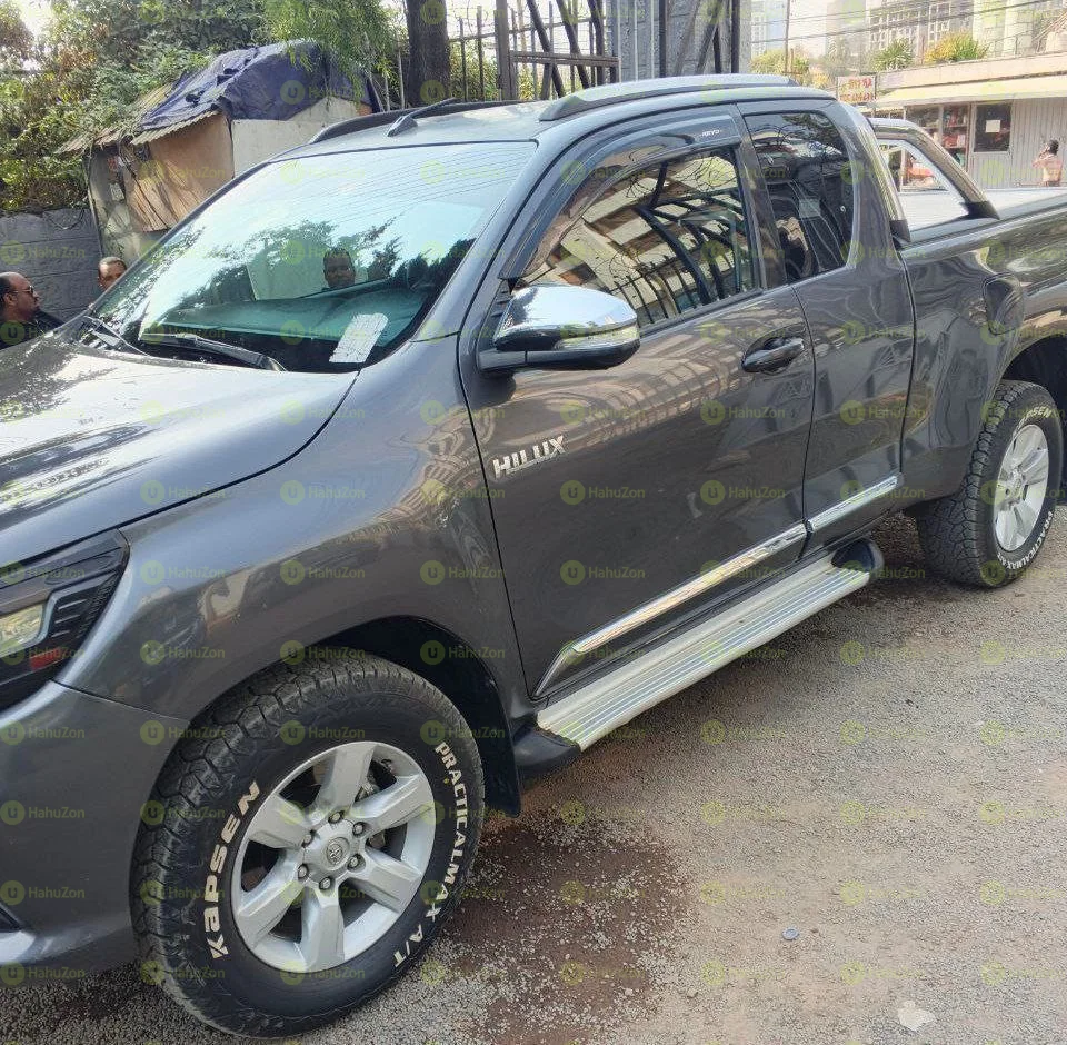 2021 Model-Toyota Hilux kin Cab