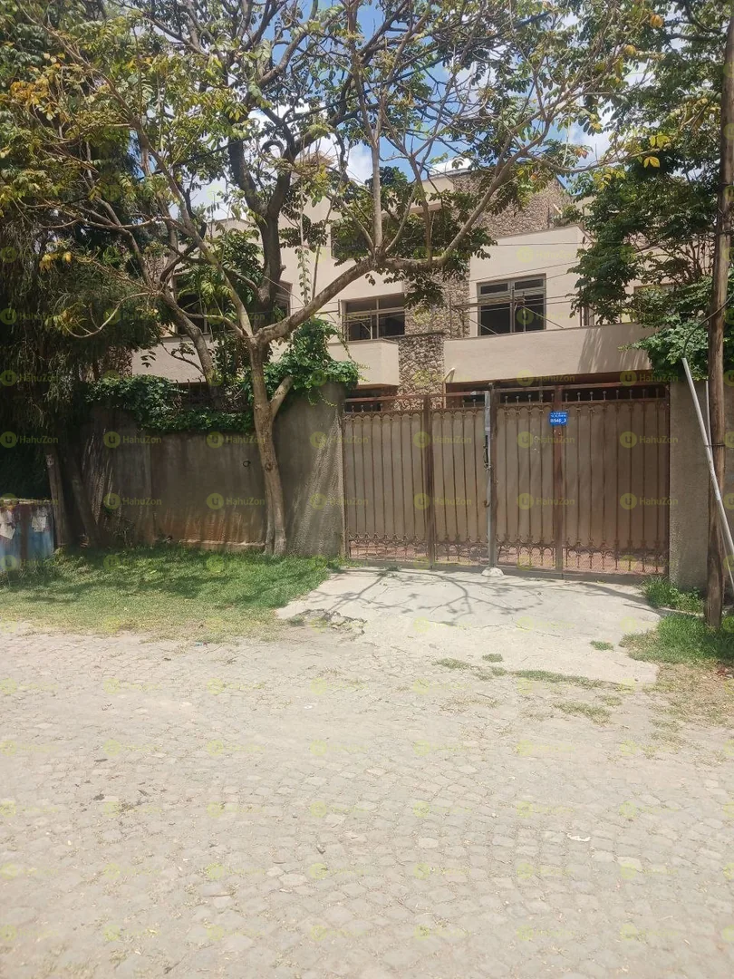 500 ካሬ የሚሸጥ ቤት በአያት ዞን ውስጥ