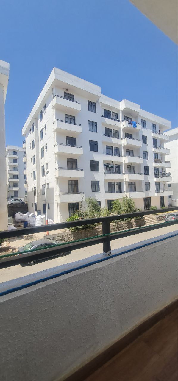 103 ካሬ የሚሸጥ አፓርታማ በአያት ኖህ ሪል