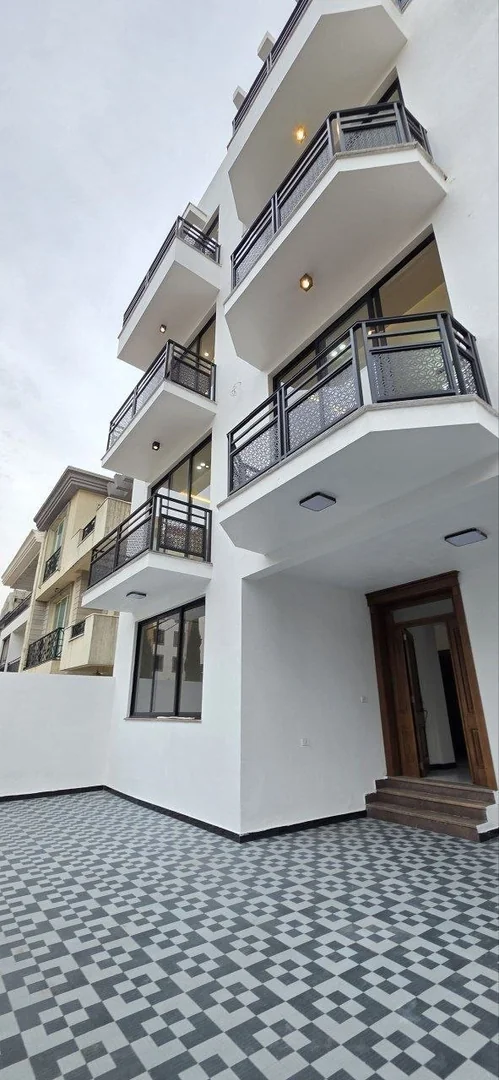 175 ካሬ የሚሸጥ G+3 ቤት በአያት