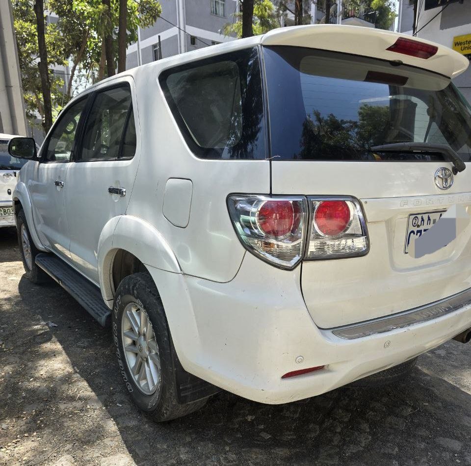 2013 Model-Toyota Fortuner