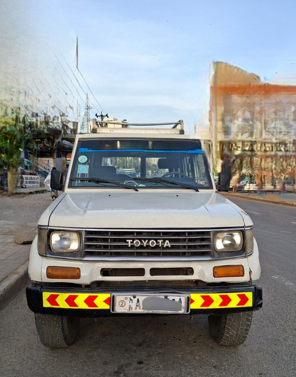 2013 Model-Toyota Land Cruiser